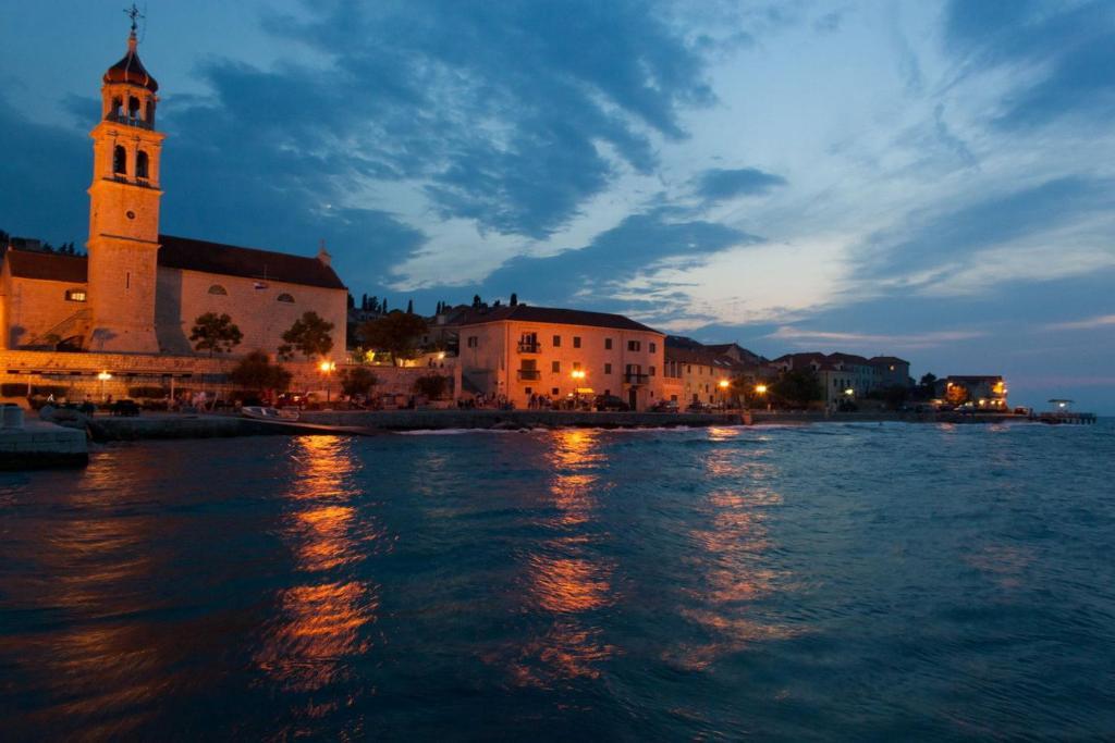 Villa Dinka Sutivan Oda fotoğraf